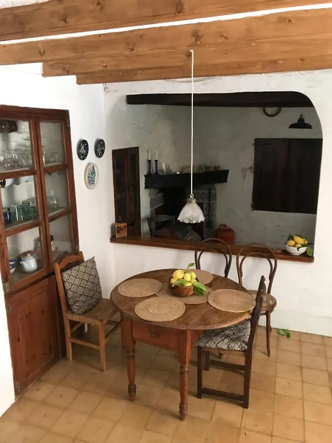 Encantadora Casita En El Centro De 포르날루츠