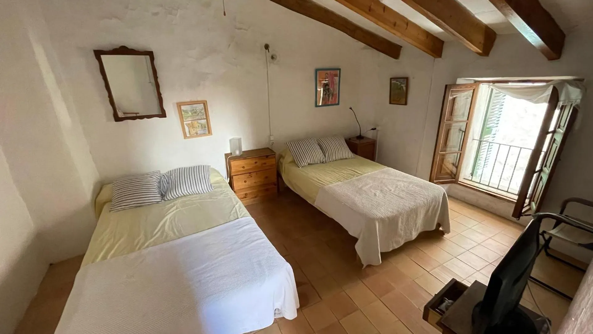 펜션 Encantadora Casita En El Centro De 포르날루츠
